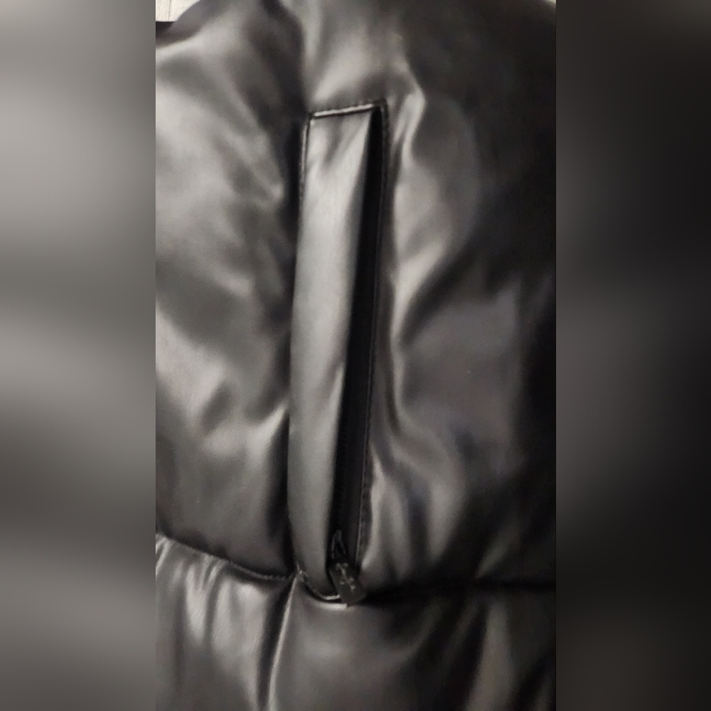 Sean John Men's Sleek Black Puffer Jacket - Picture 7 of 10